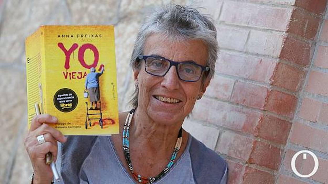 Anna Freixas, en una imagen promocional de su libro. RTVE