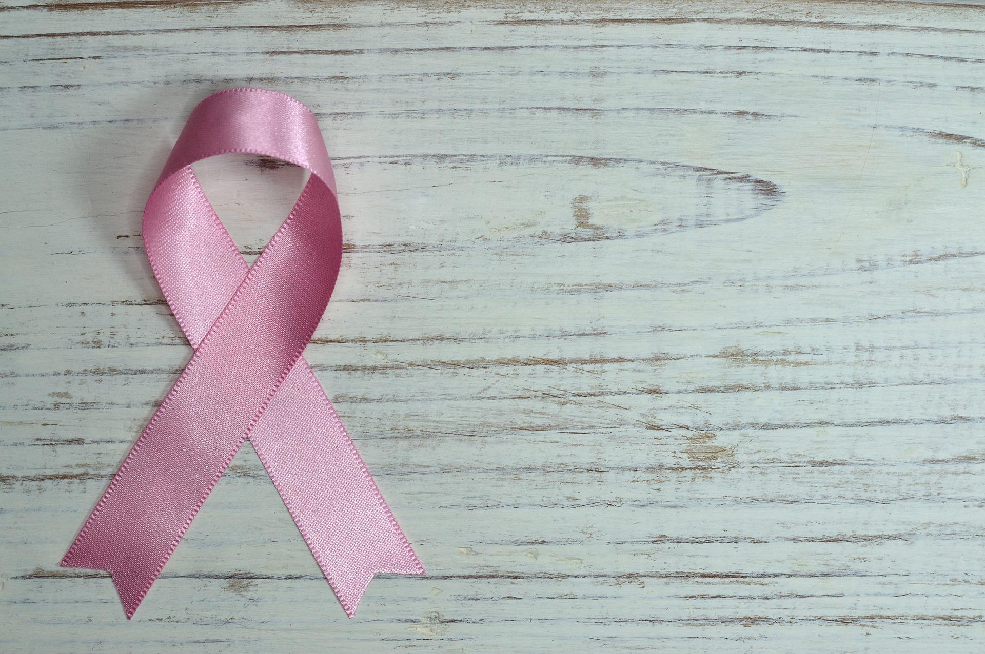 Símbolo contra el cáncer de mama. Pixabay