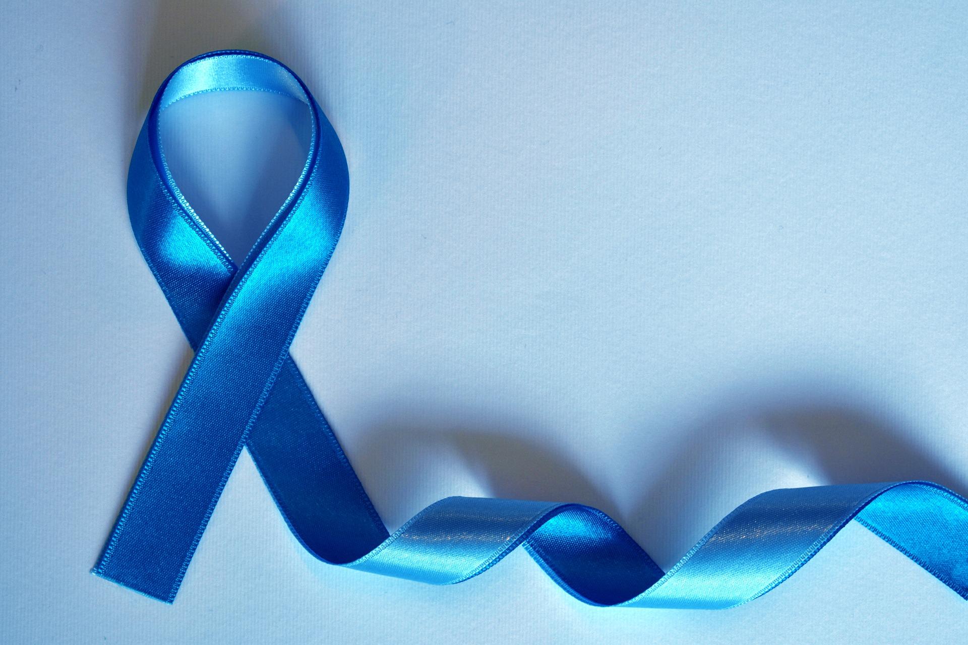 Cinta azul en contra del cáncer de próstata. Pixabay