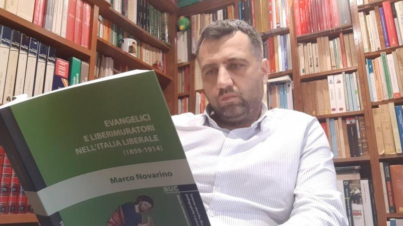 El profesor Yván Pozuelo, autor del libro Profesores o negreros. La tiranía del 10