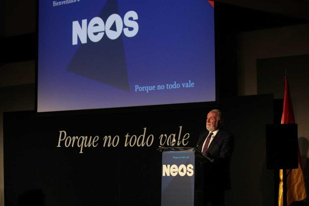 Jaime Mayor Oreja en la presentación de NEOS. Fuente: Twitter.