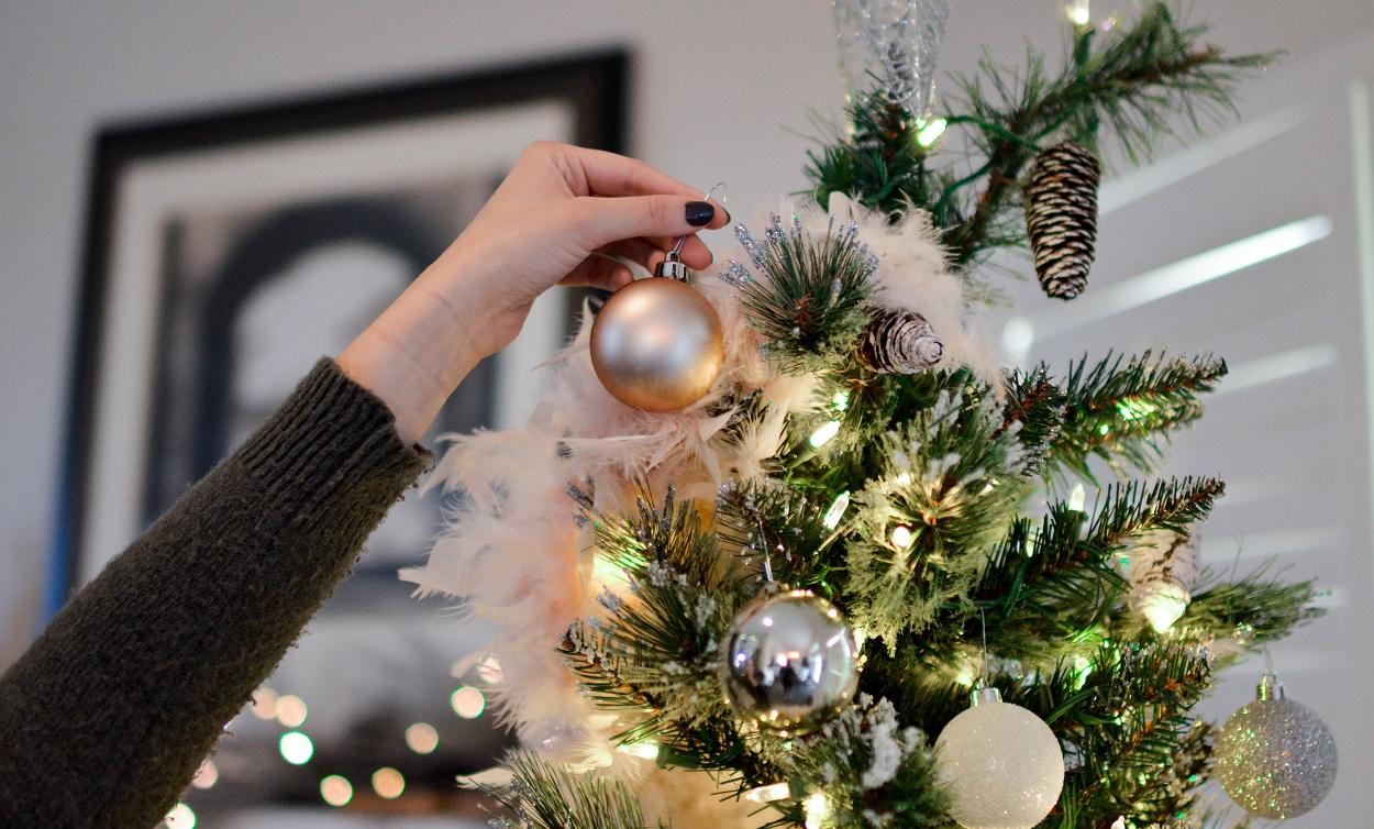 Ideas originales para hacer y montar tu árbol de Navidad. Pexels