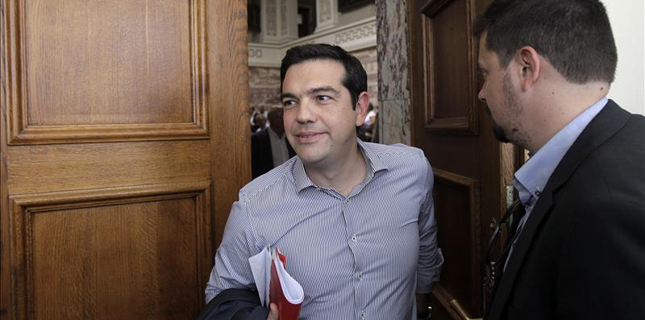 Tsipras dimite y convoca elecciones anticipadas para que "el pueblo" evalúe sus acuerdos