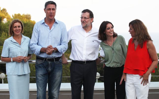 Albiol y Sánchez Camacho, entre los dos potenciales clietnes de la Púnica... en la foto en el momento en el que Rajoy y Cospedal apoyaron al primero como cabeza de cartel del PP en Cataluña. Albiol y Sánchez Camacho, entre los dos potenciales clietnes de la Púnica... en la foto en el momento en el que Rajoy y Cospedal apoyaron al primero como cabeza de cartel del PP en Cataluña.