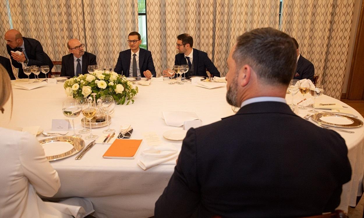 Santiago Abascal en una reunión con el primer ministro de Polonia, Mateusz Morawiecki