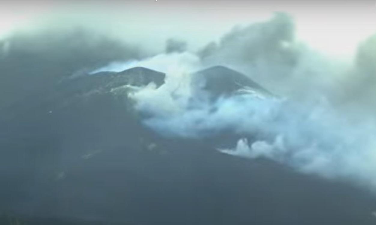 Imagen del volcán de La Palma al mediodía del domingo 5 de diciembre