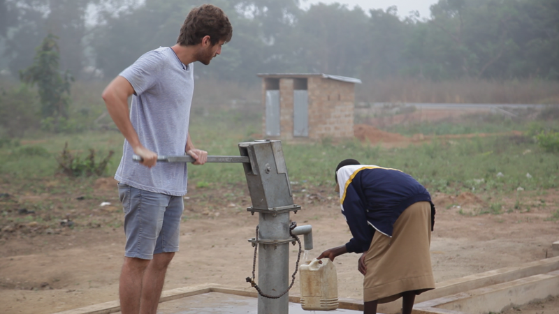 Antonio Espinosa de los Monteros, CEO de Auara, en uno de sus proyectos en Benin Antonio Espinosa de los Monteros, CEO de Auara, en uno de sus proyectos en Benin