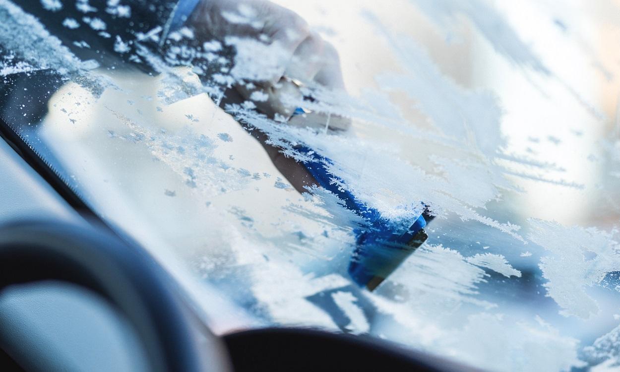 Cómo quitar y prevenir el hielo del coche. Pexels