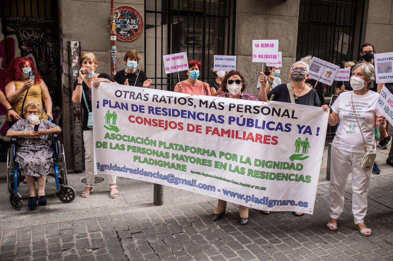 Manifestación en Madrid contra la gestión de Ayuso en las residencias. EP