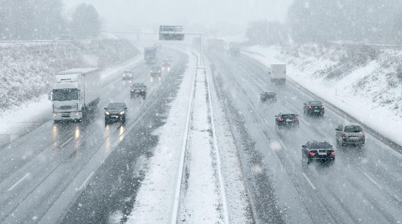 A la hora de planificar un viaje en estos días, es muy importante informarse del estado del tráfico antes de salir y la previsión meteorológica