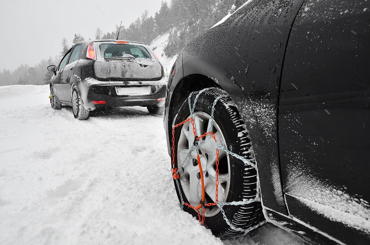 Lo ideal en estas fechas es llevar neumáticos de invierno y si no es posible, cadenas