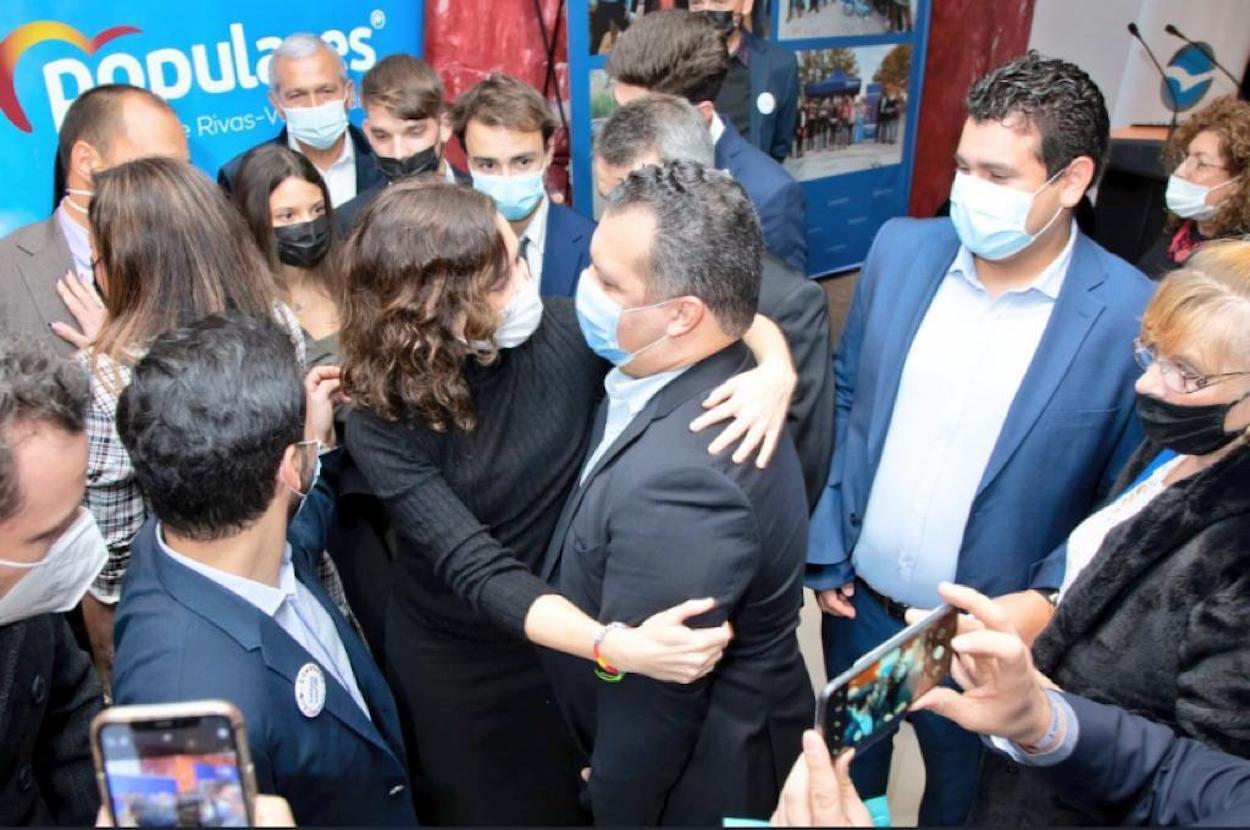 Ayuso, en una de las cenas celebradas el pasado viernes. EP 