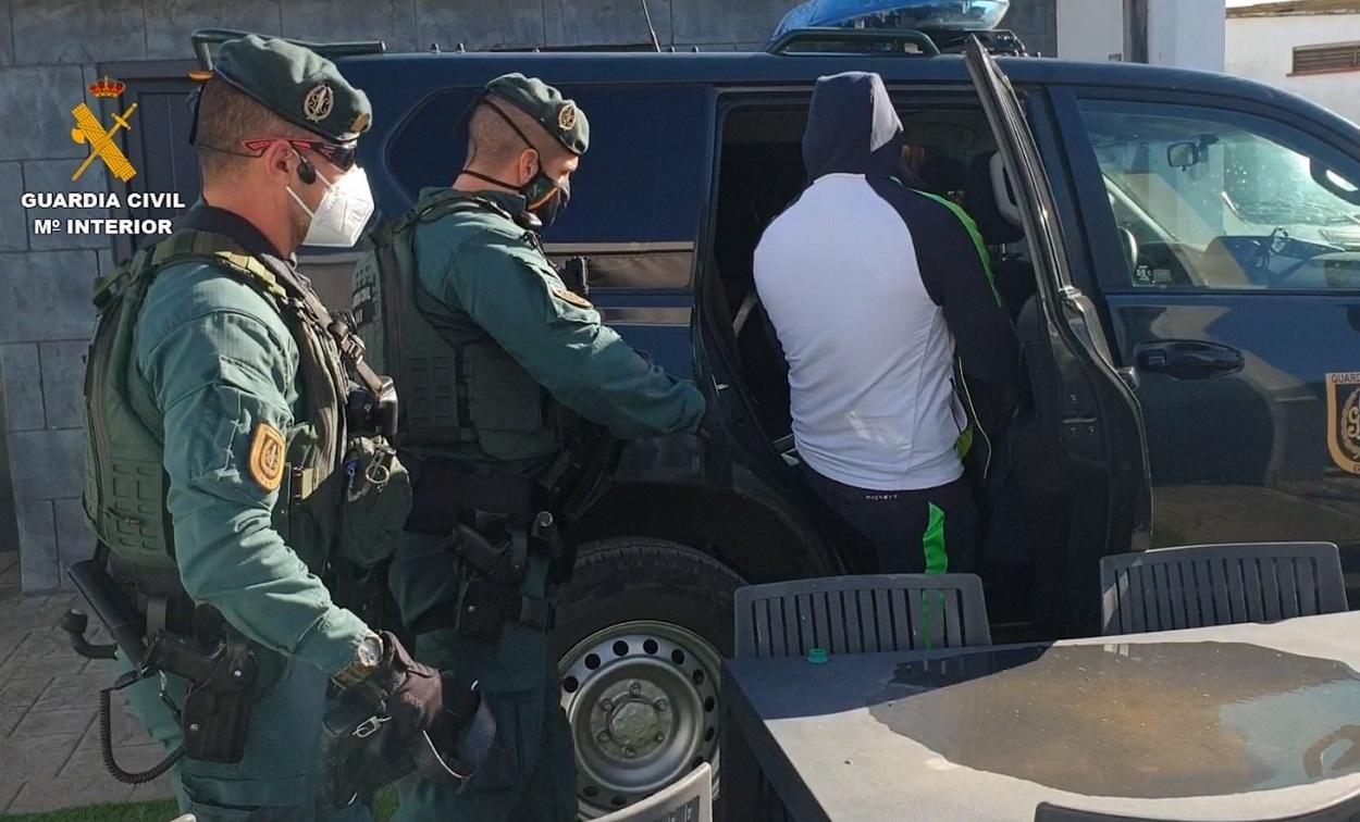 Guardias civiles en una operación en Cádiz. Foto Guardia Civil