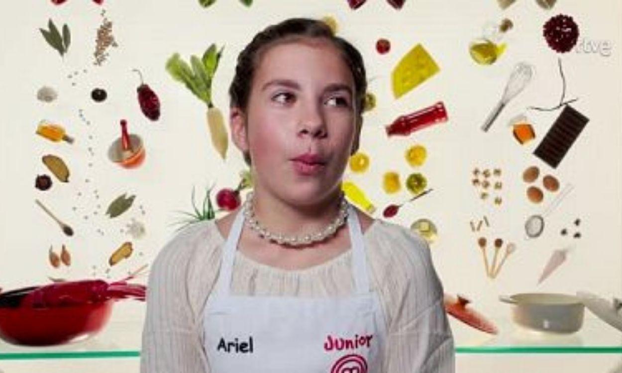 Ariel, la concursante de Masterchef Junior que se ha convertido en trending topic tras sus palabras sobre Bertín Osborne. RTVE. 