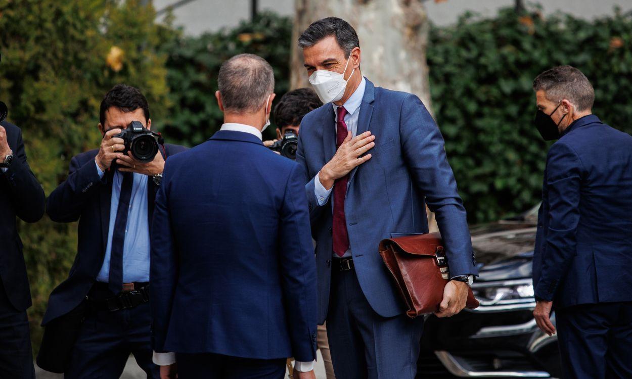 El presidente del Gobierno, Pedro Sánchez, y el presidente del Senado, Ander Gil, antes de la Conferencia de Presidentes. EP