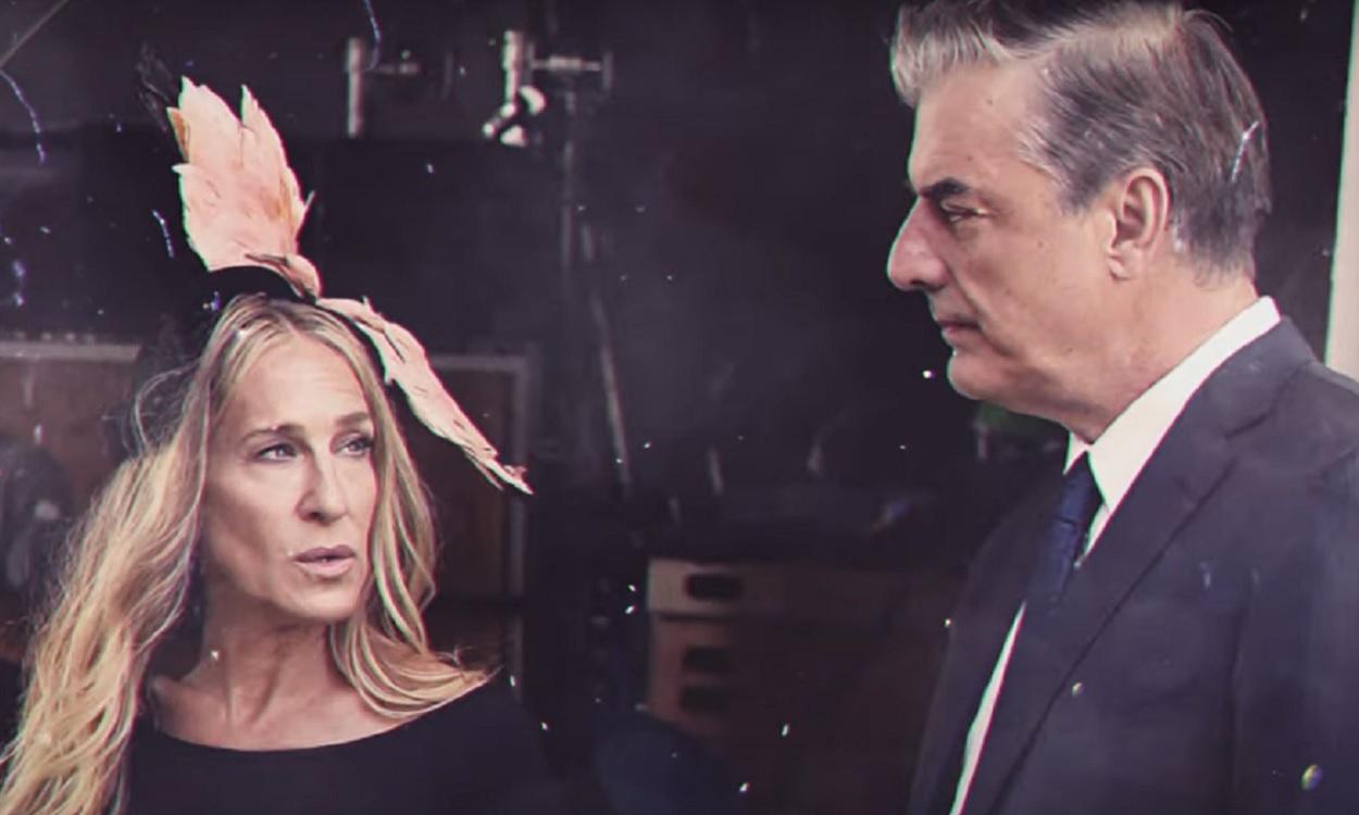 Chris Noth junto a la actriz Sarah Jessica Parker. Fuente Youtube