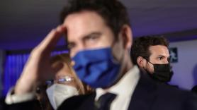 El secretario general del PP, Teodoro García Egea (i) y el presidente del PP, Pablo Casado (d)