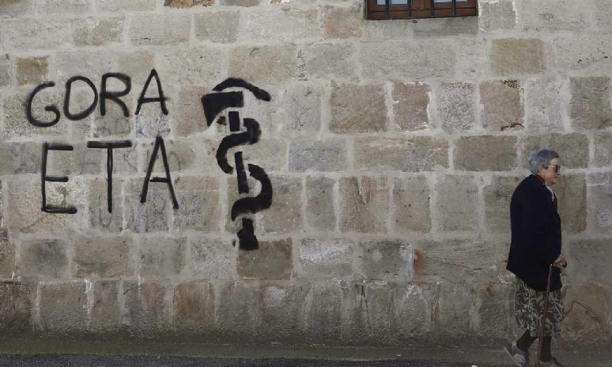 Pintada con el anagrama de ETA en una pared