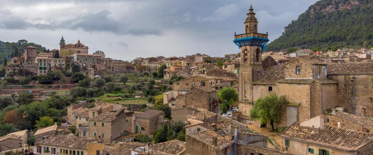 La revista Forbes elige este pueblo español que enamoró a Chopin como el más bonito de España