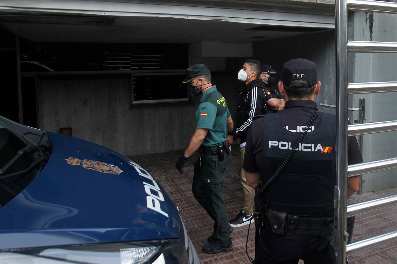 Llegada de uno de los investigados por la muerte de Samuel Luiz llegando a los juzgados de A Coruña el pasado mes de agosto (Foto: Europa Press).