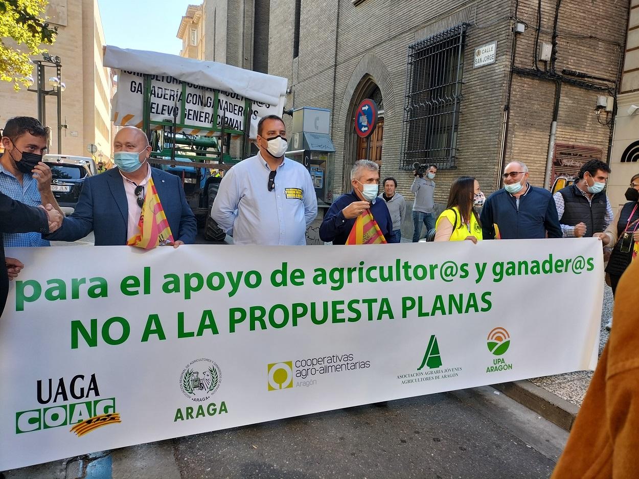 Agricultores y ganaderos en una manifestación celebrada en Zaragoza. Europa Press