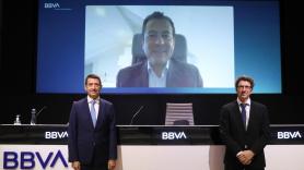Jorge Sicilia, director de BBVA Research y economista jefe de BBVA; Rafael Doménech, responsable de Análisis Económico; y Miguel Cardoso, economista jefe para España en la presentación del informe 'Situación España'