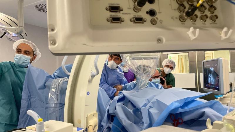Los urólogos españoles se forman en una técnica mínimamente invasiva para tratar la patología que más afecta a los hombres