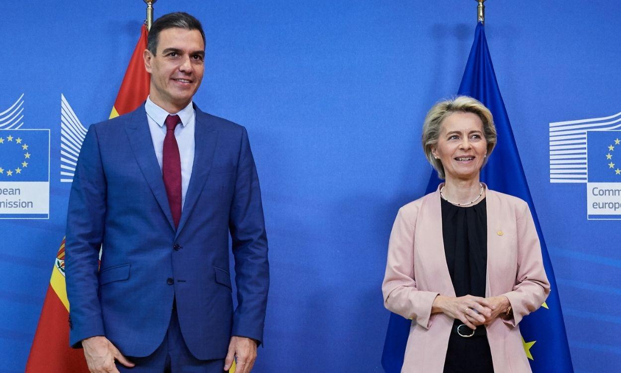 Pedro Sánchez y Ursula von der Leyen durante una reunión en la Comisión Europea