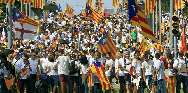 Artur Mas enseña 'músculo' y cientos de miles de catalanes se suman a la Diada más independentista