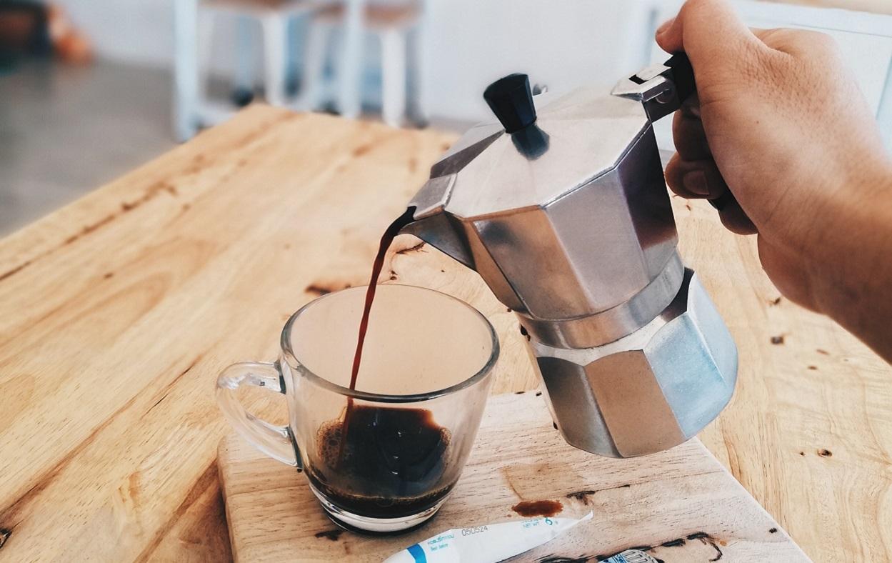 Cómo limpiar la cafetera italiana para que el café no pierda sabor. Pexels