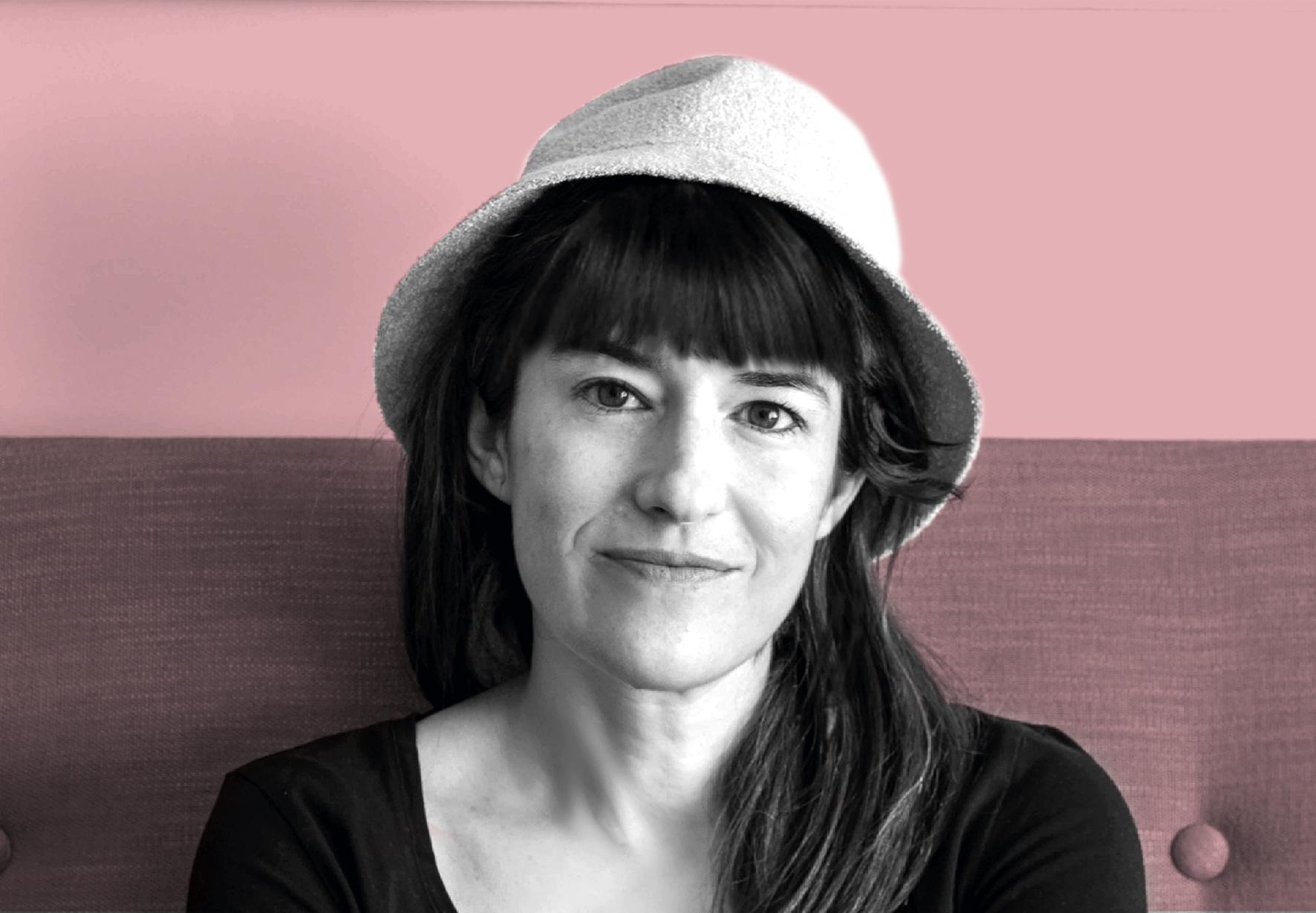 La guionista Raquel Haro, presenta su nuevo libro 'Me falta una teta'. Editorial Planeta.