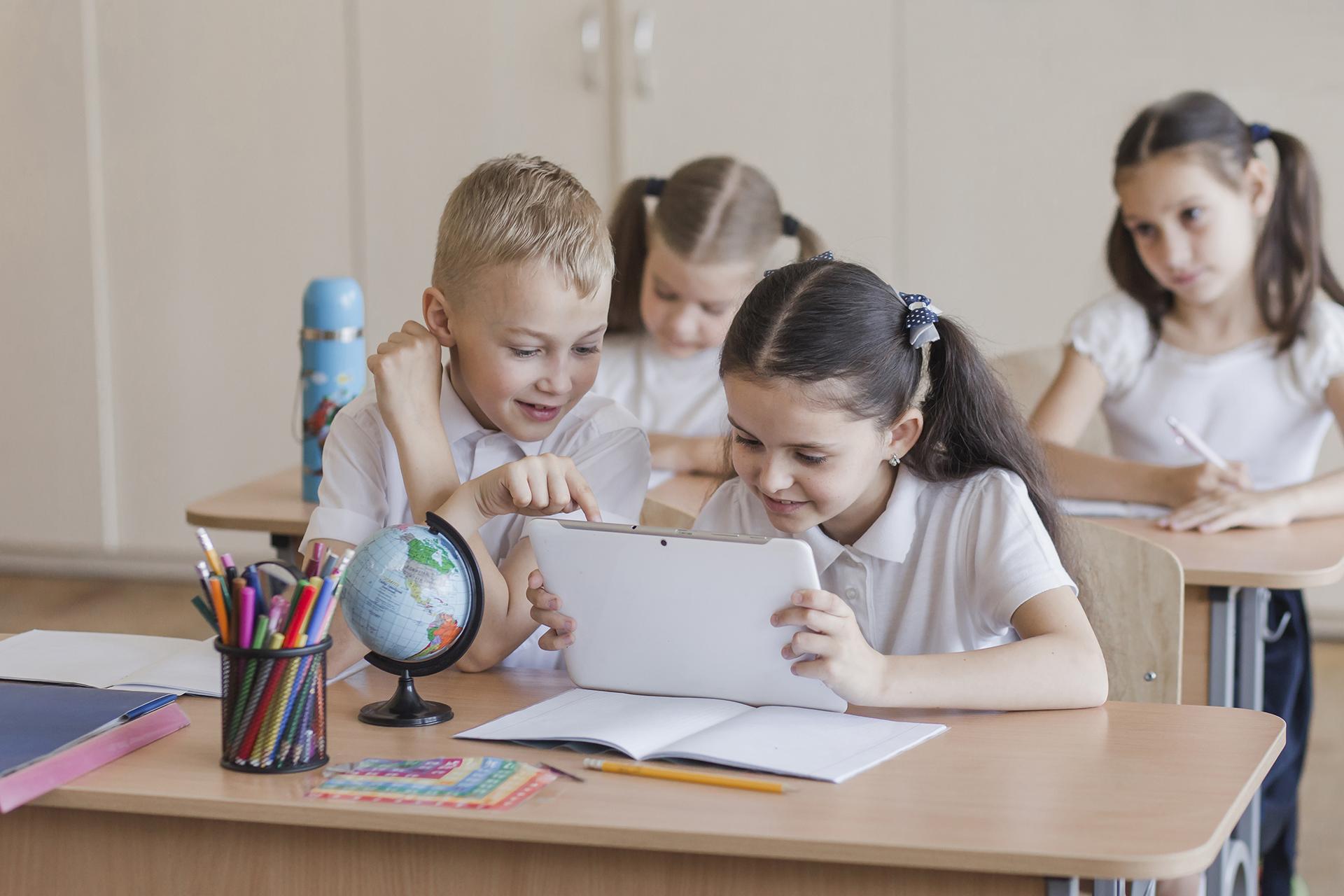 La mitad de los niños y niñas españoles de hasta 8 años tienen su propia tableta