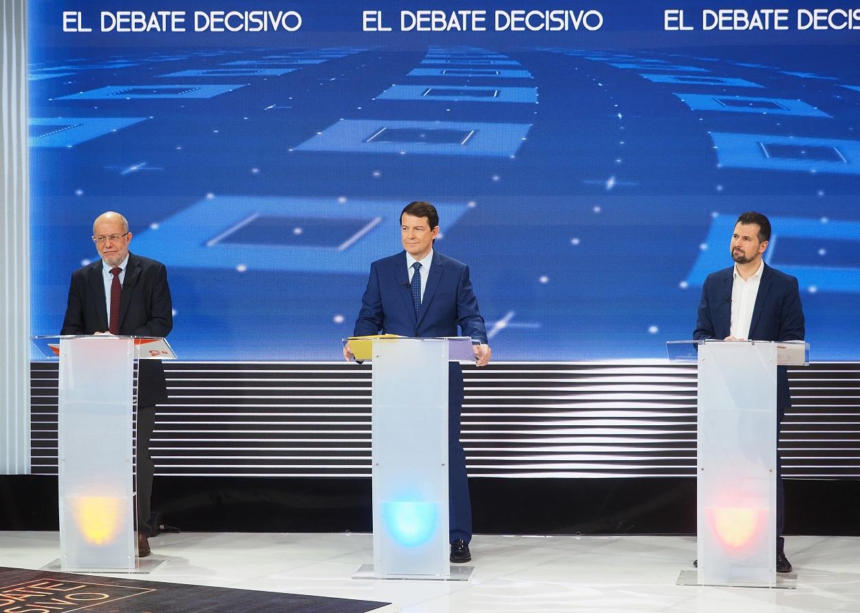 Imagen de los tres candidatos de Ciudadanos, PP y PSOE en el segundo debate electoral de Castilla y León.