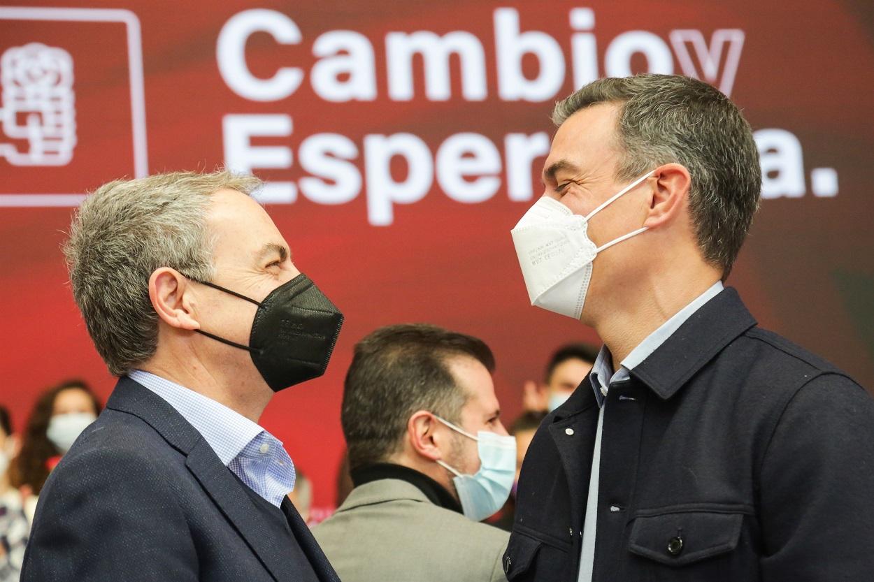 José Luis Rodríguez Zapatero y Pedro Sánchez acompañan a Luis Tudanca en un mitin en Burgos. EP