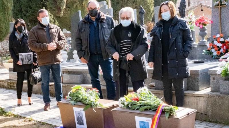 Las familias de Romualfo Puerta y Francisco Cordón recuperan sus restos tras 81 años en una fosa común