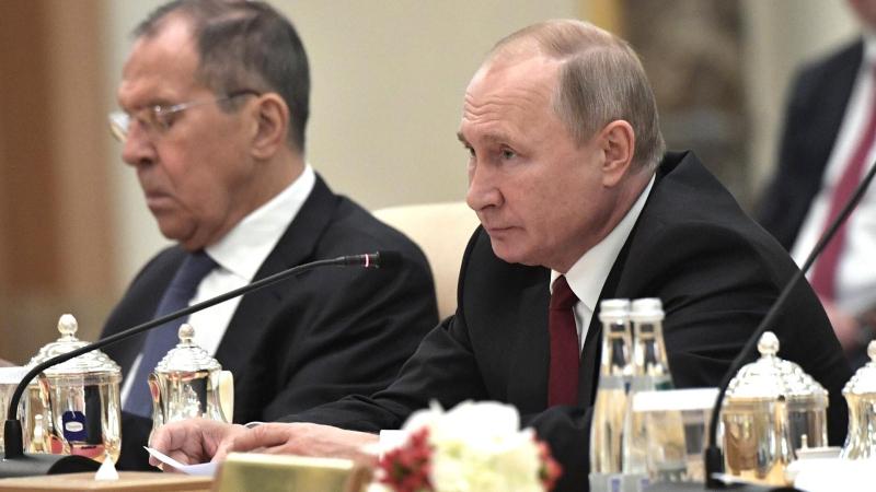 El presidente de Rusia, Vladimir Putin (izquierda), y el ministro de Exteriores ruso, Sergei Lavrov. Fuente: Europa Press.