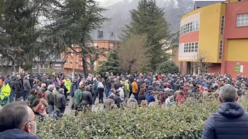 Manifestación en Villablino por la sanidad pública. Twitter