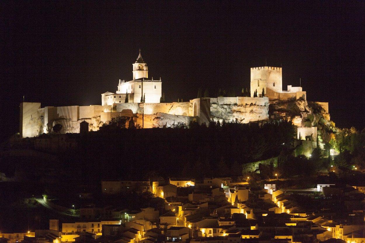 Castillo de la Mota de Alcalá la Real, cerca del cual fue hallado el cuerpo sin vida de la menor.