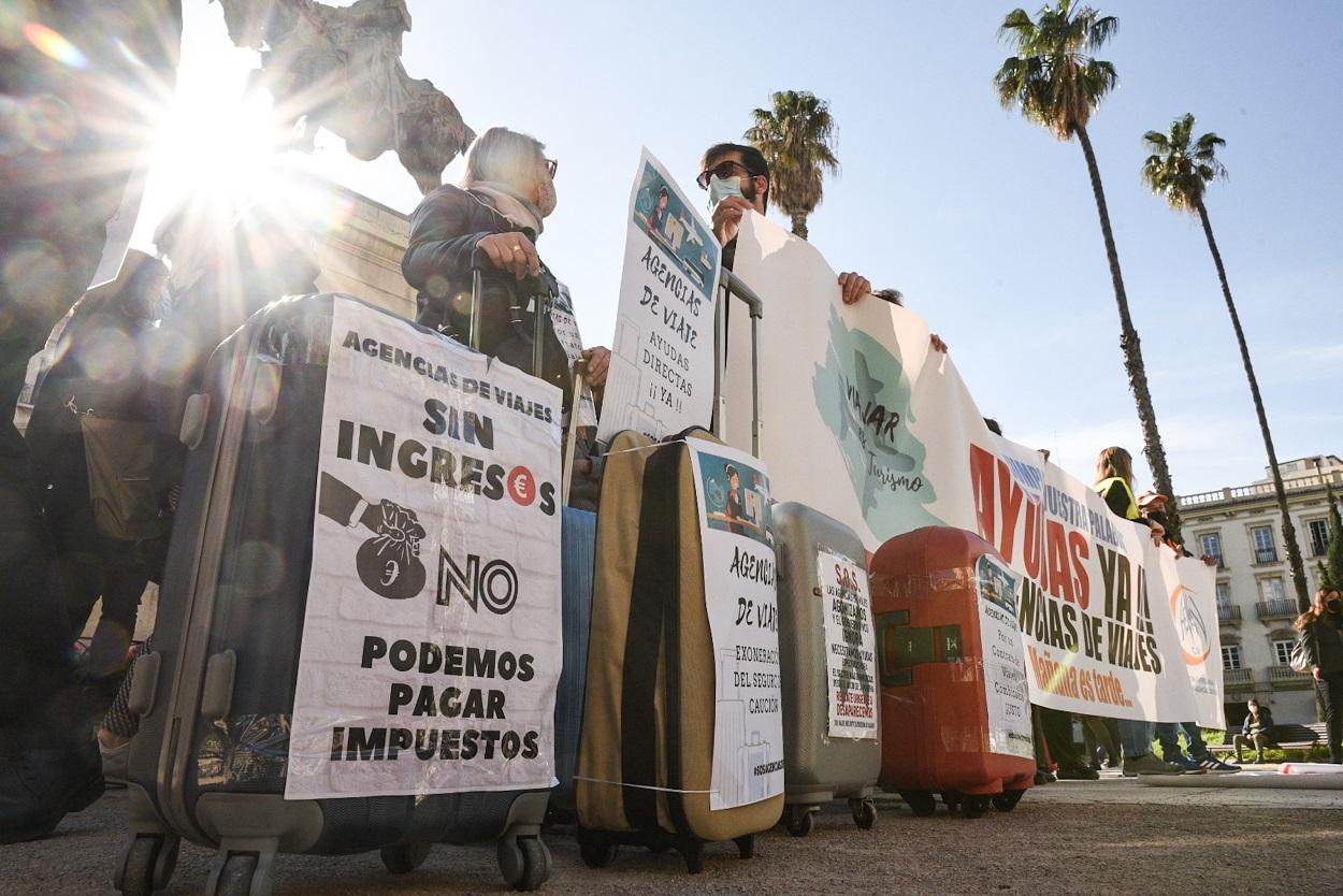 Los trabajadores de agencias de viajes se manifiestan para pedir más ayudas. Europa Press