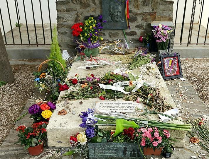 Tumba de Antonio Machado Tumba de Antonio Machado