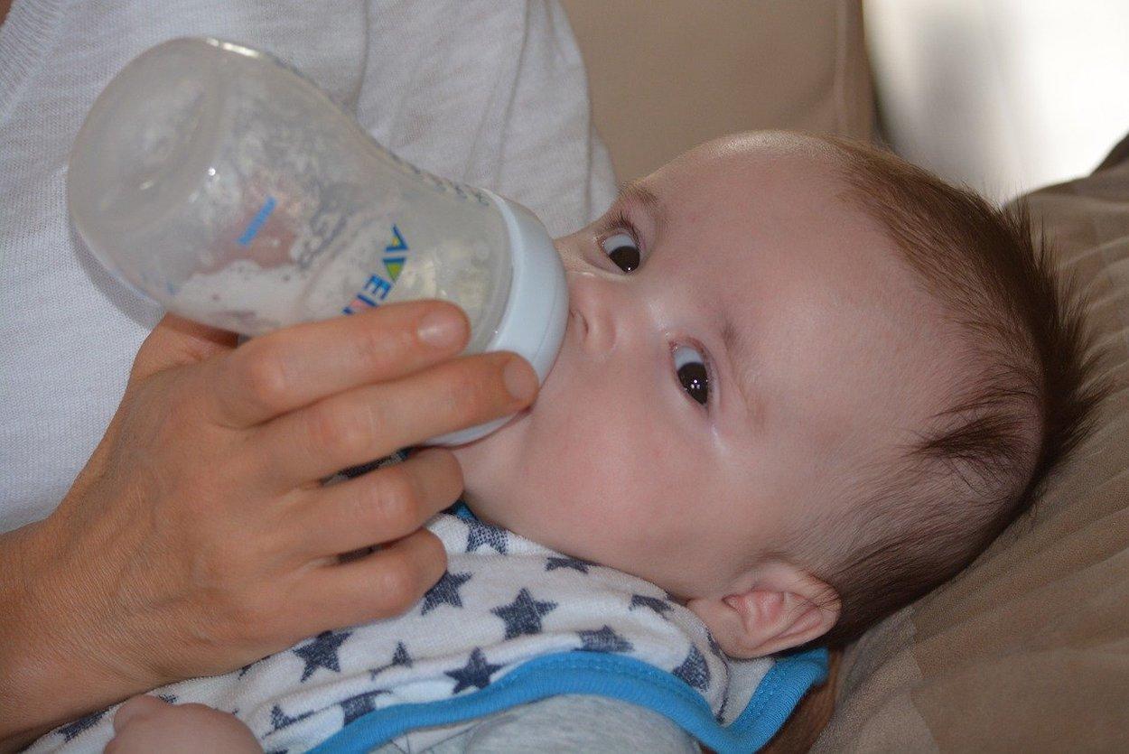 Retiran dos leches infantiles por salmonella