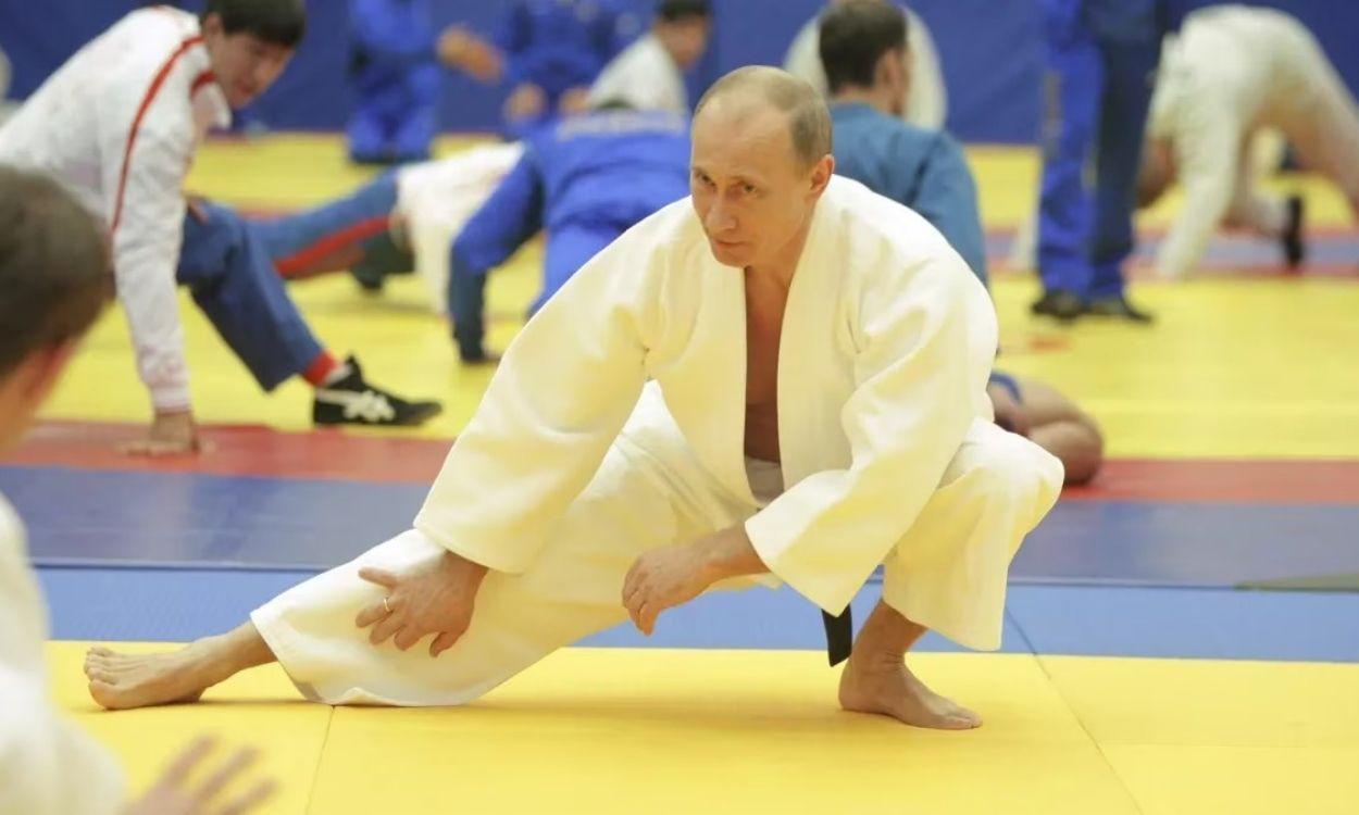 El presidente de Rusia, Vladimir Putin, practicando Judo. 
