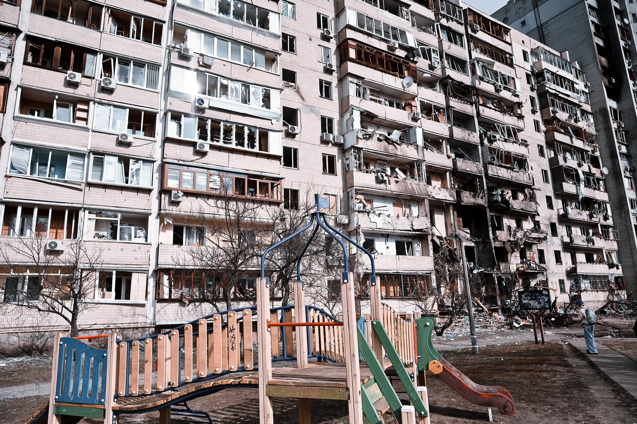 Un edificio afectado por un proyectil ruso en Kiev. Maia Mikhaluk / PA Media / dpa
