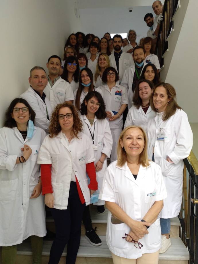 La Dra. Ayuso (delante),junto a investigadores del CIBERER en el IIS FJD La Dra. Ayuso (delante),junto a investigadores del CIBERER en el IIS FJD