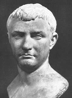En tiempos de Tiberio, su mano derecha, Sejano, sembró la discordia creando todo tipo de juicios arbitrarios haciendo que la paranoia social impidiese luchar contra la tiranía