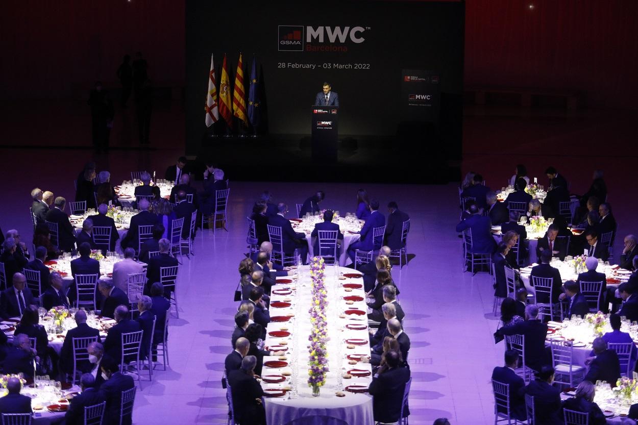 El presidente del Gobierno, Pedro Sánchez, interviene en la cena de bienvenida de la feria del Mobile World Congress Barcelona 2022. Europa Press