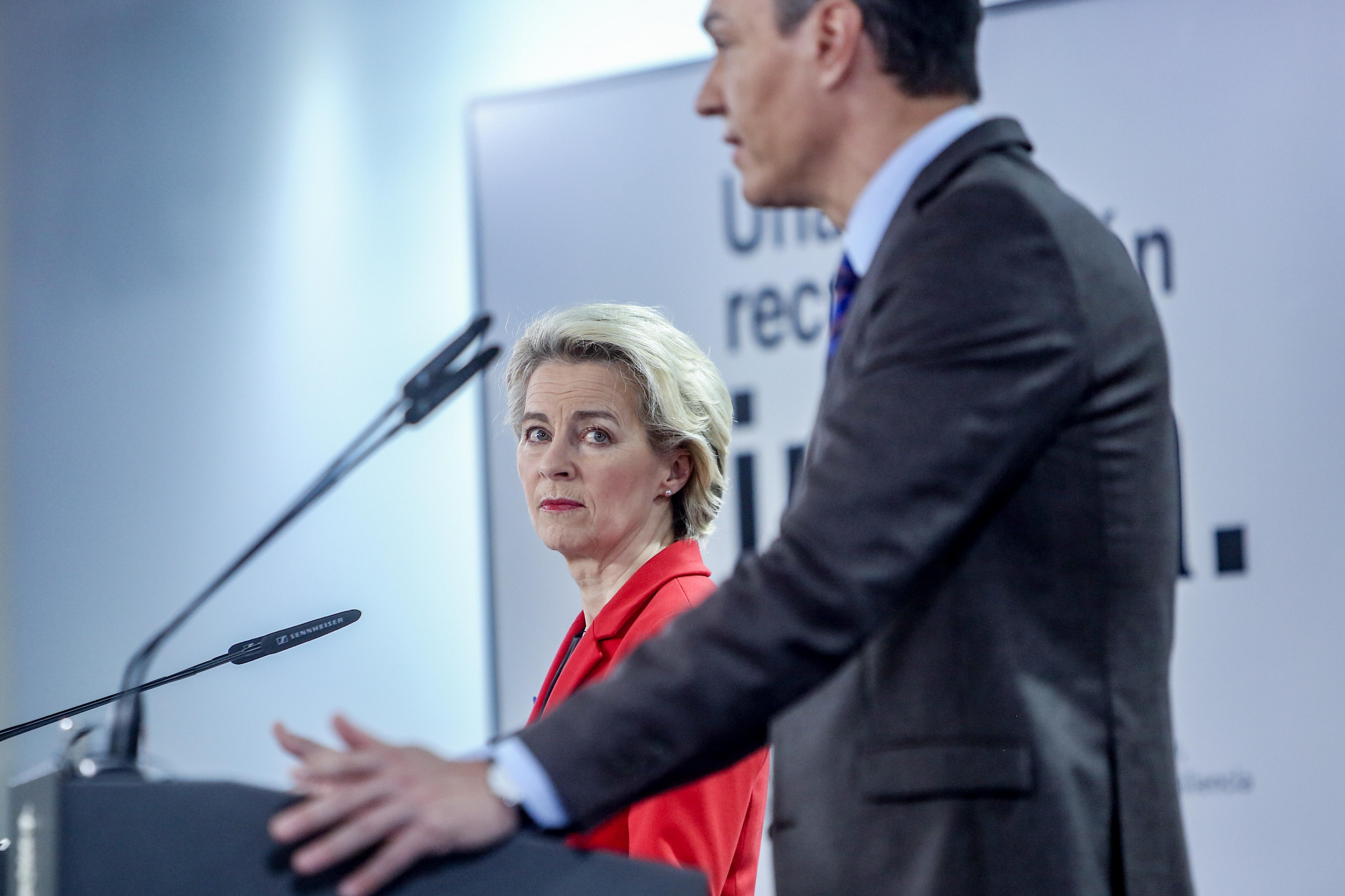 Rueda de prensa de la presidenta de la Comisión Europea, Ursula von der Leyen, y el presidente del Gobierno, Pedro Sánchez. EP