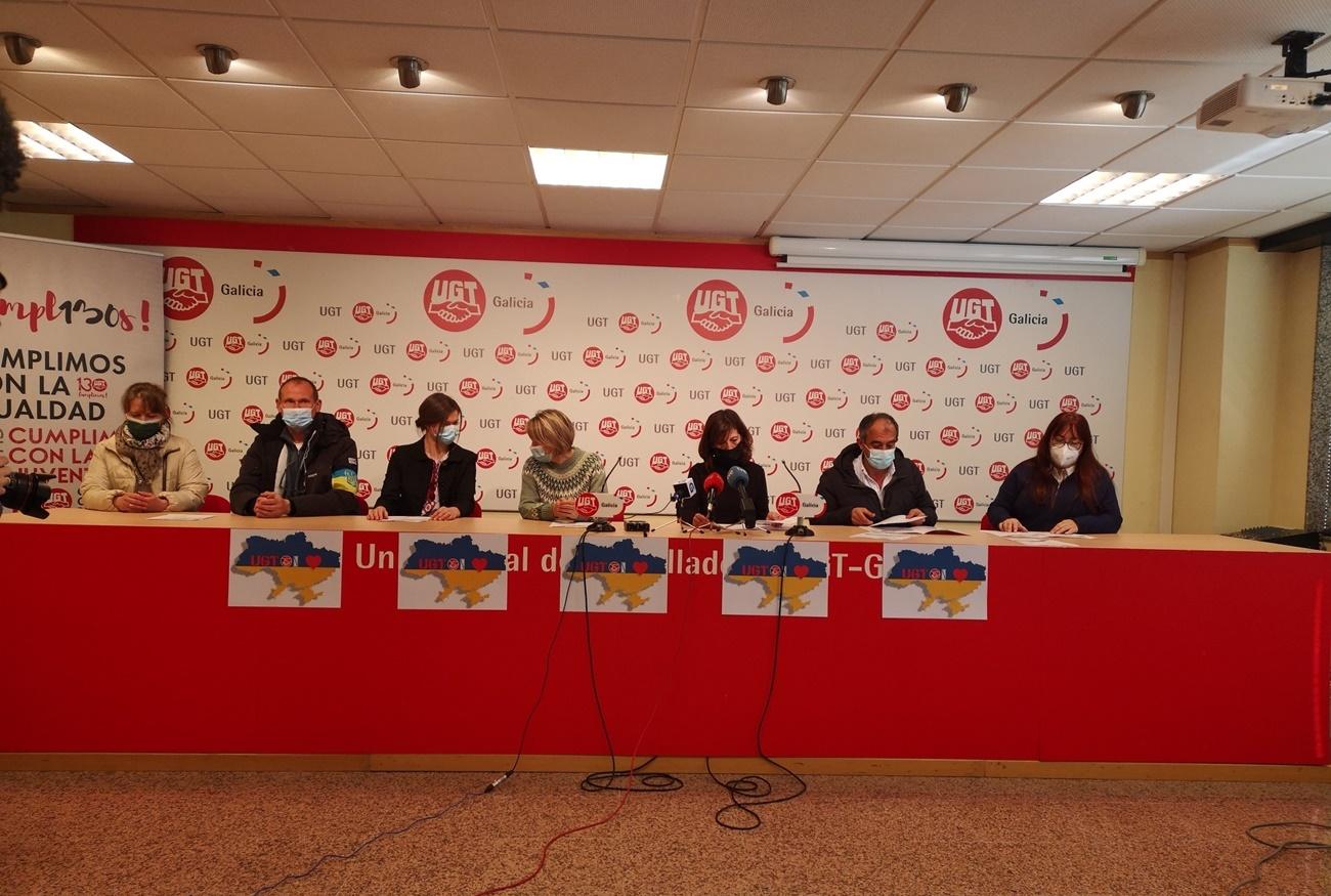 Imagen de la presentación hoy por parte de familias ucranianas residentes Galicia de la campana de recogida de ayuda en colaboración con UGT (Foto: Europa Press).