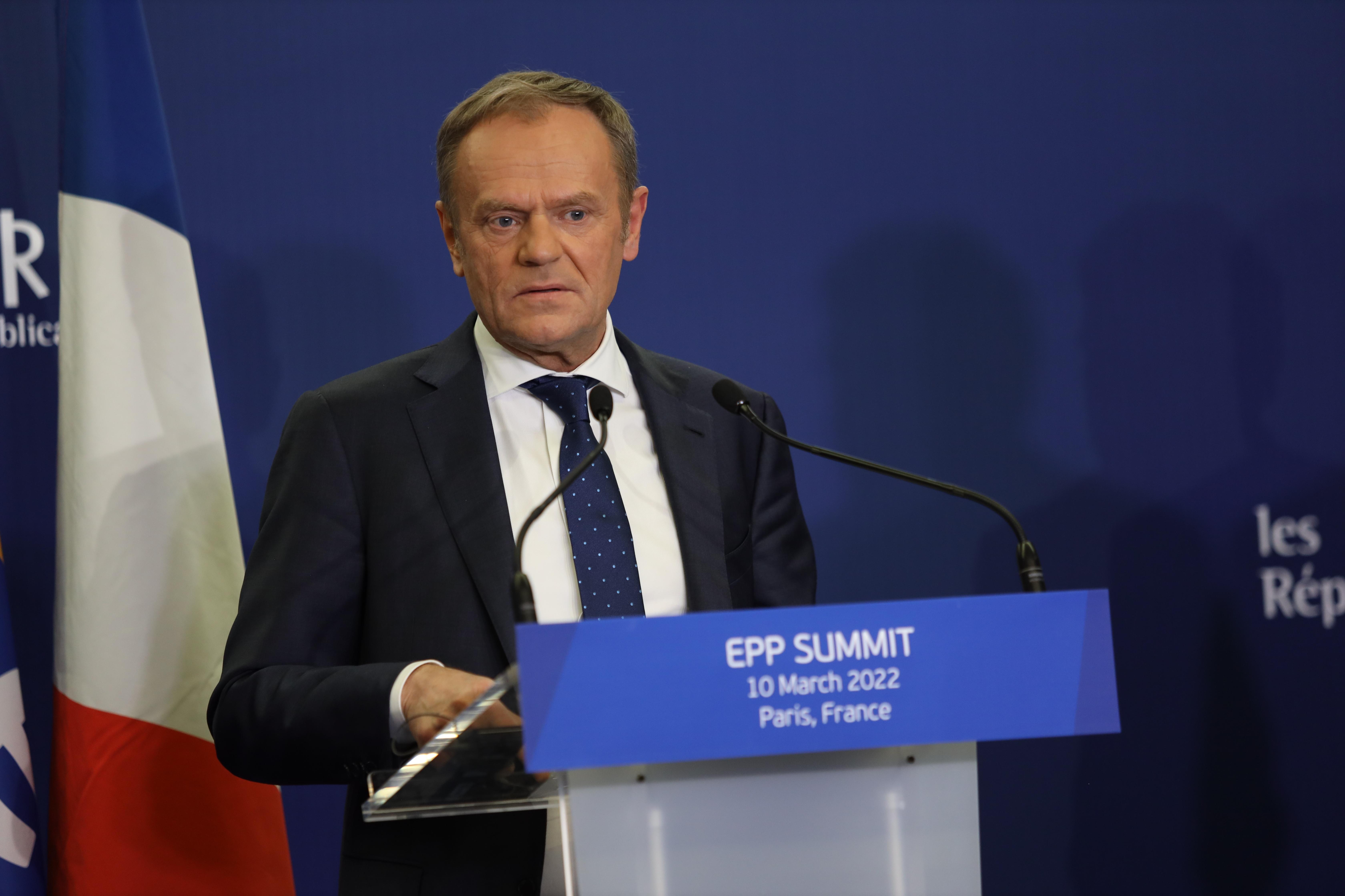 El presidente del PPE, Donald Tusk, en rueda de prensa. EP