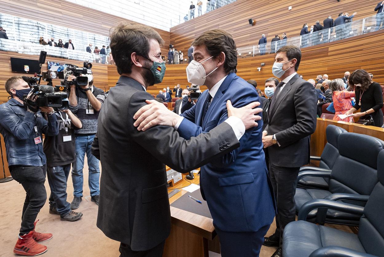 PP y Vox llegan a un acuerdo en Castilla y León. EP